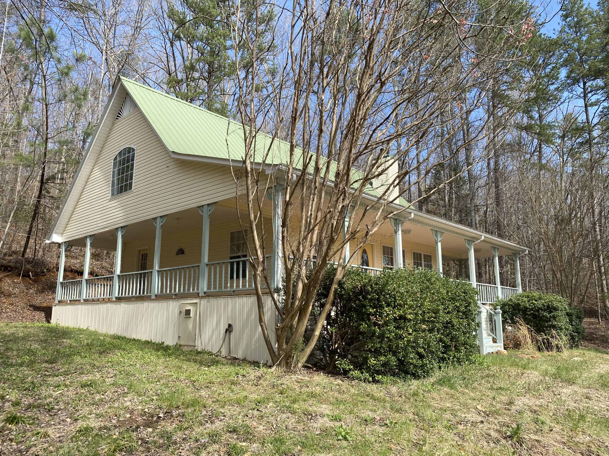 RENOVATED HOME ON 40 ACRES FOR SALE IN HARDIN COUNTY, TN