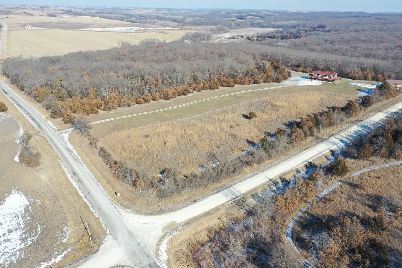 Hunters Paradise!! Stunning 92.4-Acre IA-MO Border House