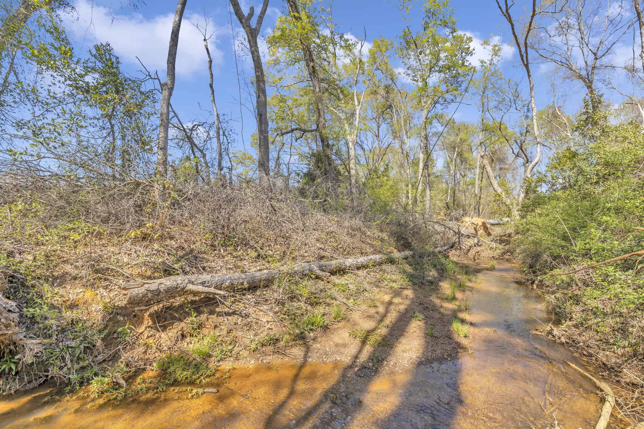 East Texas Hunting & Recreational Farm with Home & Barndo in Lindale, TX