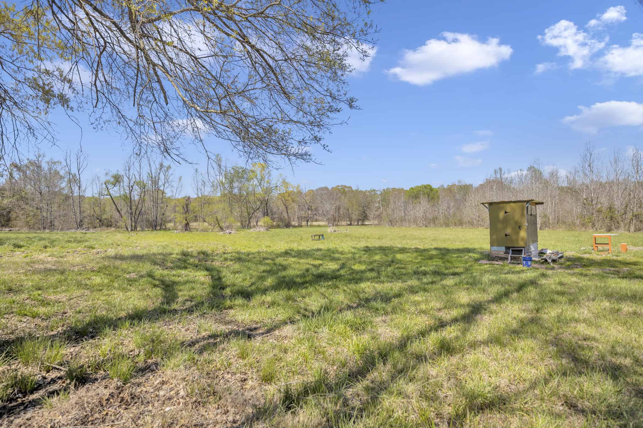 East Texas Hunting & Recreational Farm with Home & Barndo in Lindale, TX