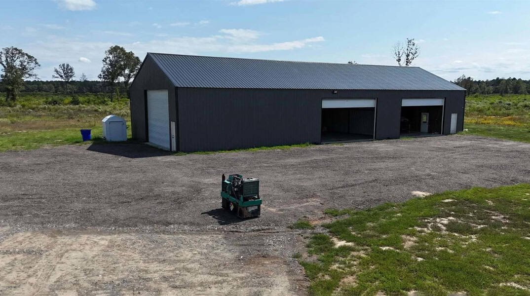 Arkansas Retreat – 100 Acres with New Home, Shop & Private Lake