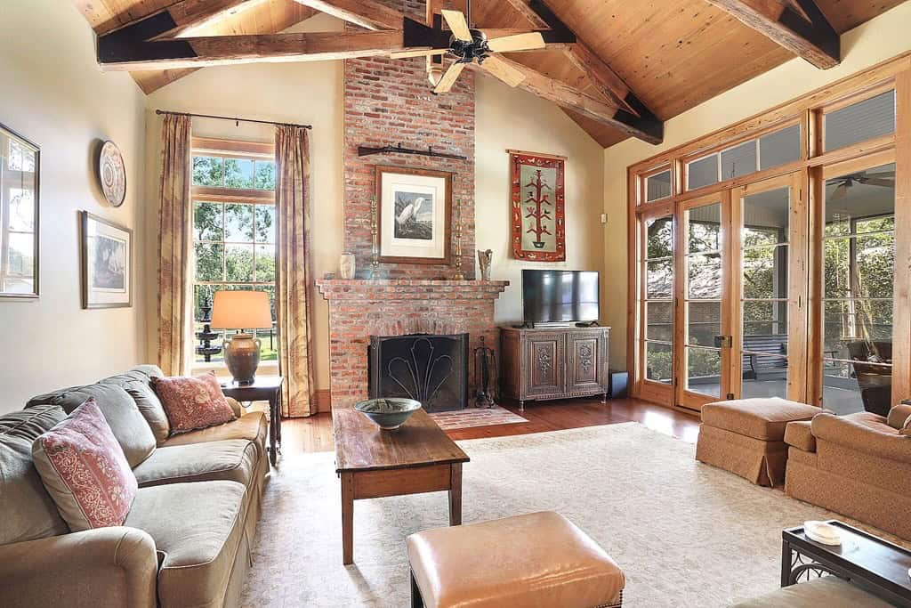 Beautiful Colonial Home on Acreage in East Feliciana Parish