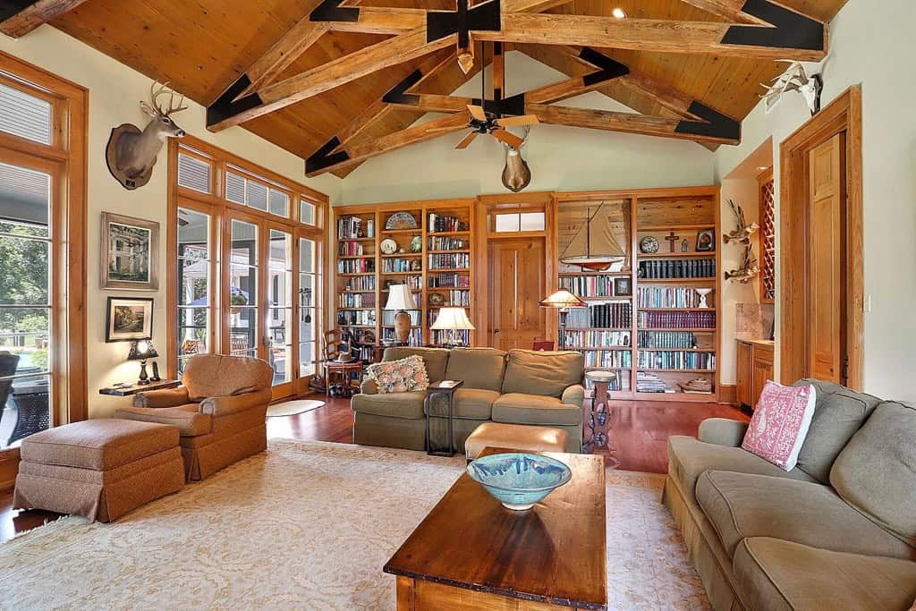 Beautiful Colonial Home on Acreage in East Feliciana Parish