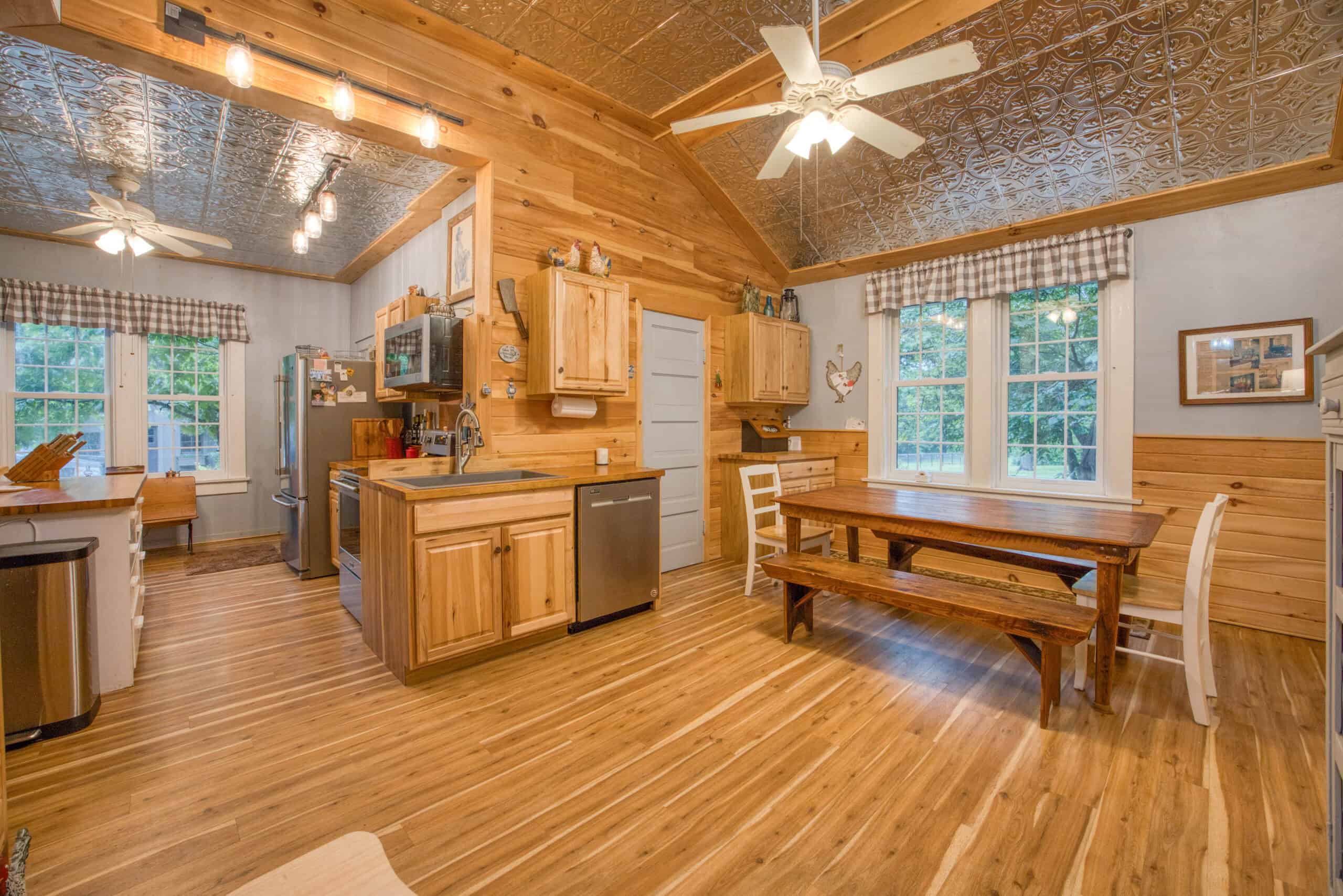 Hunter’s Paradise in the Heart of Missouri – Elk Head Lodge, Bland, MO