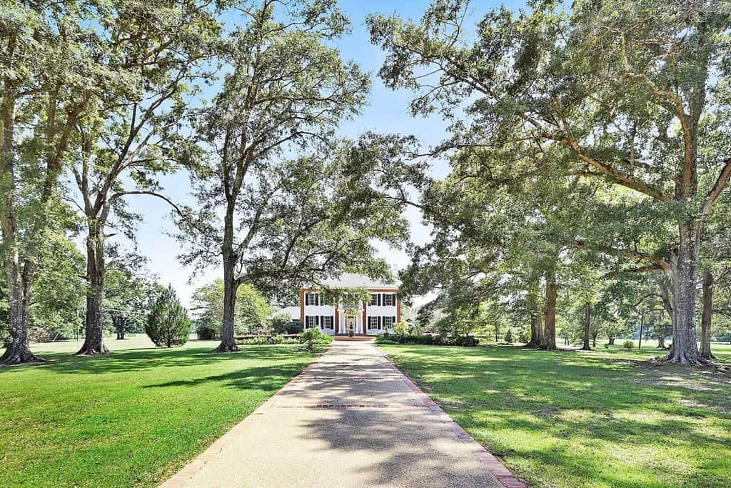 Beautiful Colonial Home on Acreage in East Feliciana Parish