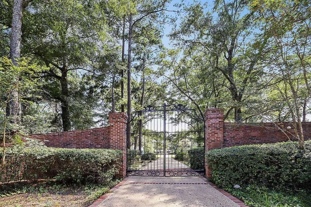 Beautiful Colonial Home on Acreage in East Feliciana Parish