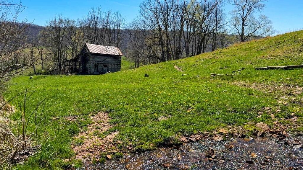 Legacy Farm Retreat – 299 Acres of Mountain Majesty in Tazewell, VA
