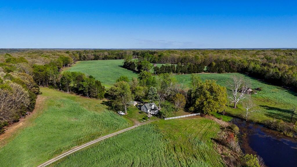 Outdoor Paradise in Charlotte County, VA– Hunt, Fish & Relax on 77± Acres