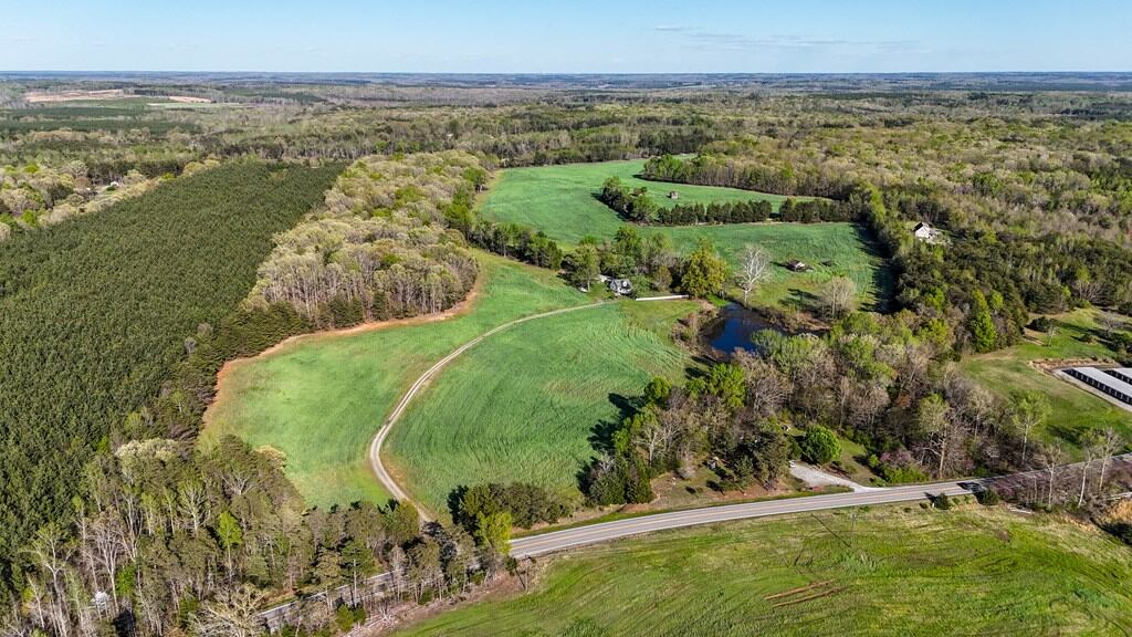 Outdoor Paradise in Charlotte County, VA– Hunt, Fish & Relax on 77± Acres