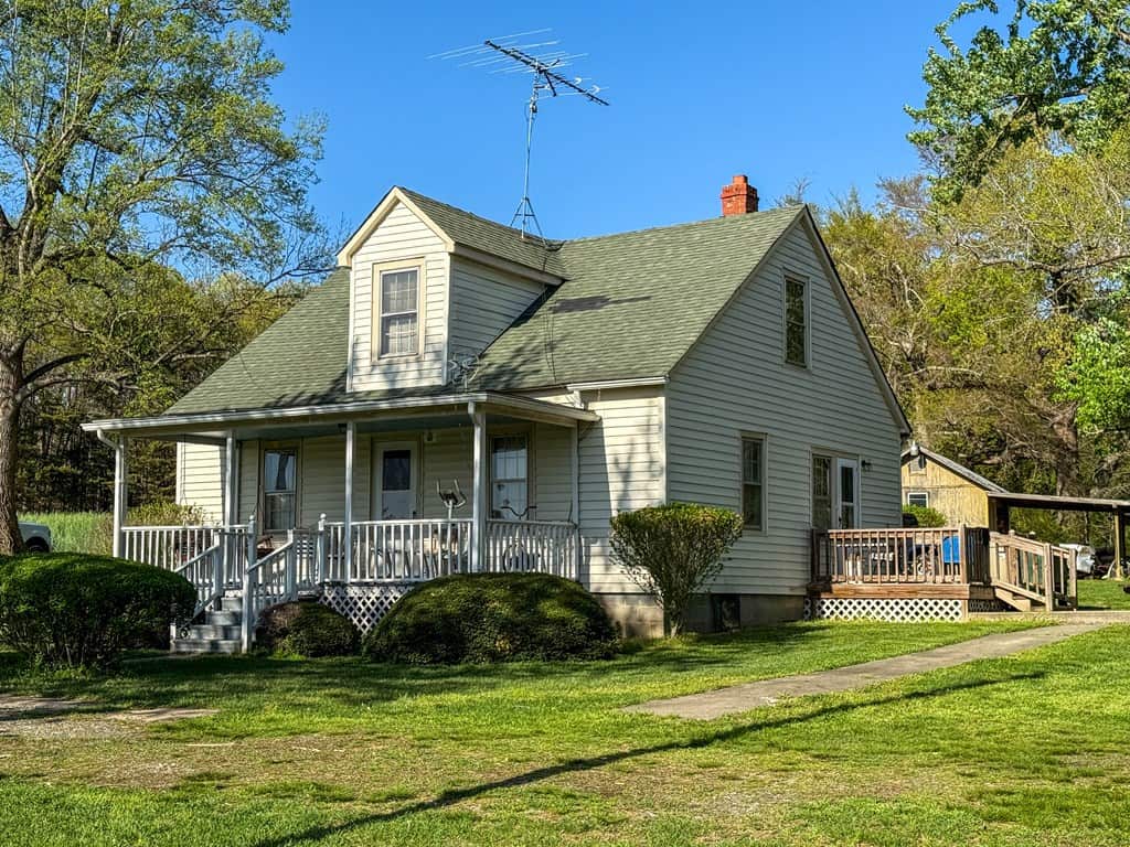 Outdoor Paradise in Charlotte County, VA– Hunt, Fish & Relax on 77± Acres