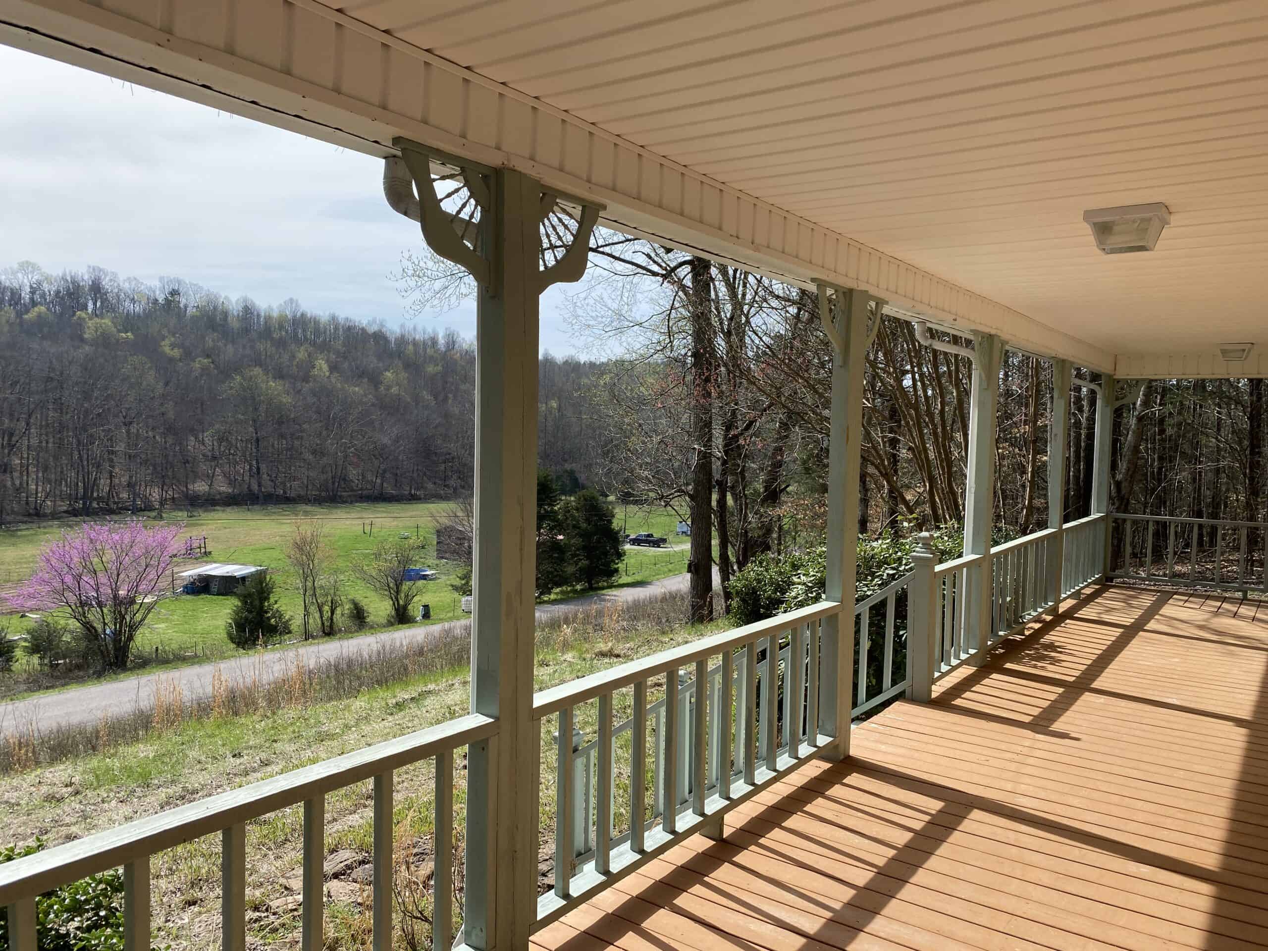 RENOVATED HOME ON 40 ACRES FOR SALE IN HARDIN COUNTY, TN