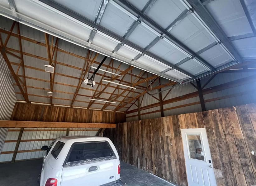 Arkansas Retreat – 100 Acres with New Home, Shop & Private Lake