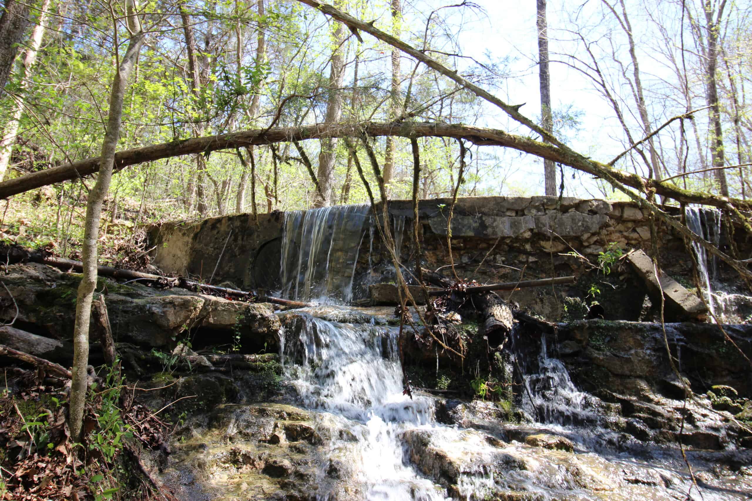 Home With Acreage On The White River In Baxter County, Arkansas