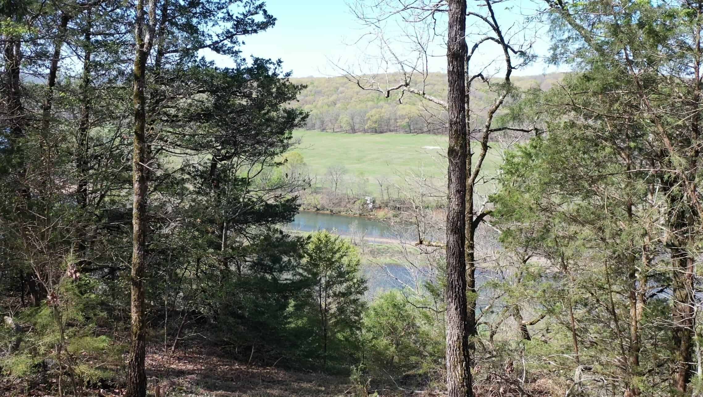 Home With Acreage On The White River In Baxter County, Arkansas