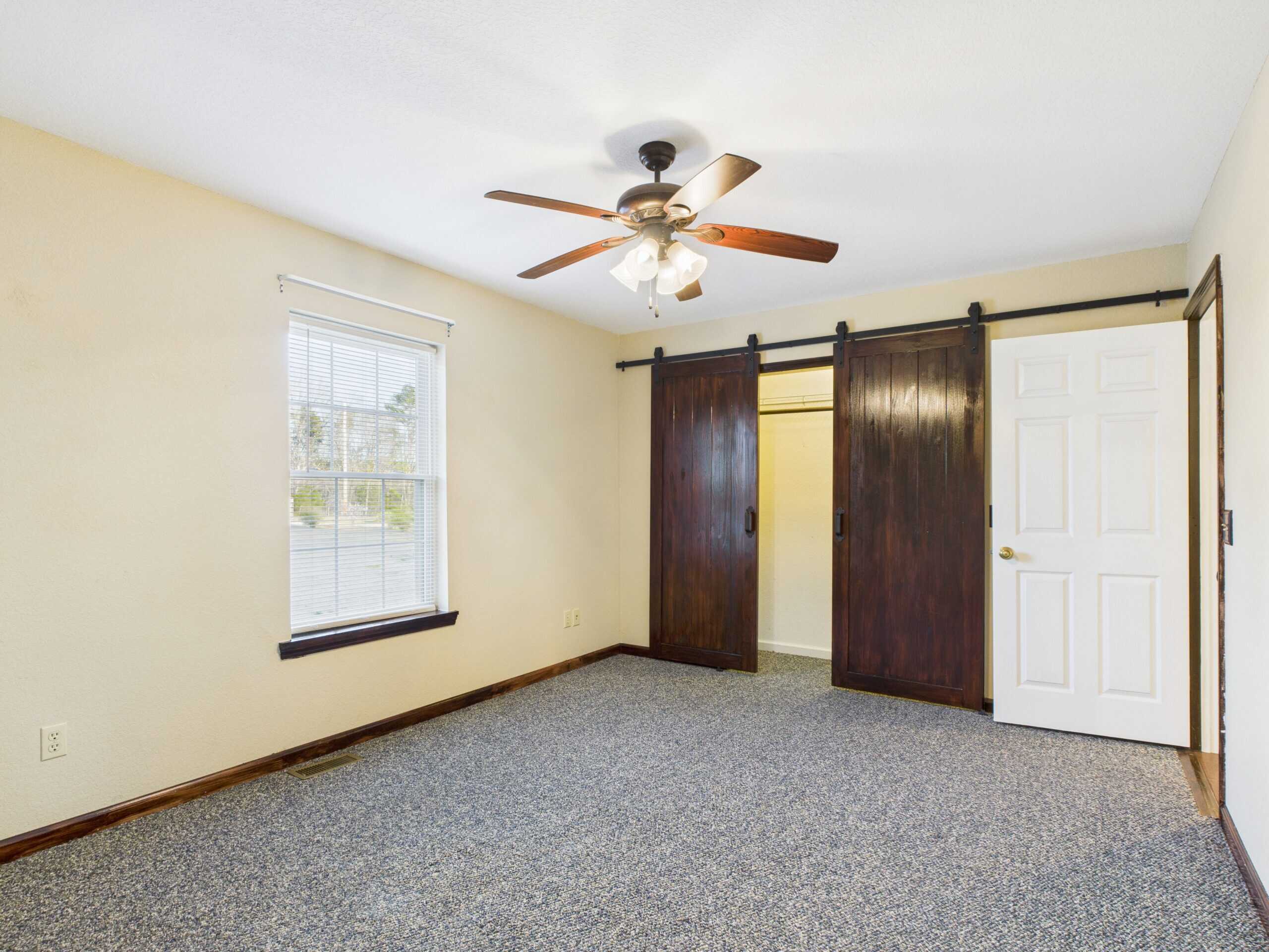 40 Acres Hunting Land and 3 Bed 4 Bath Home in Hollister, MO For Sale