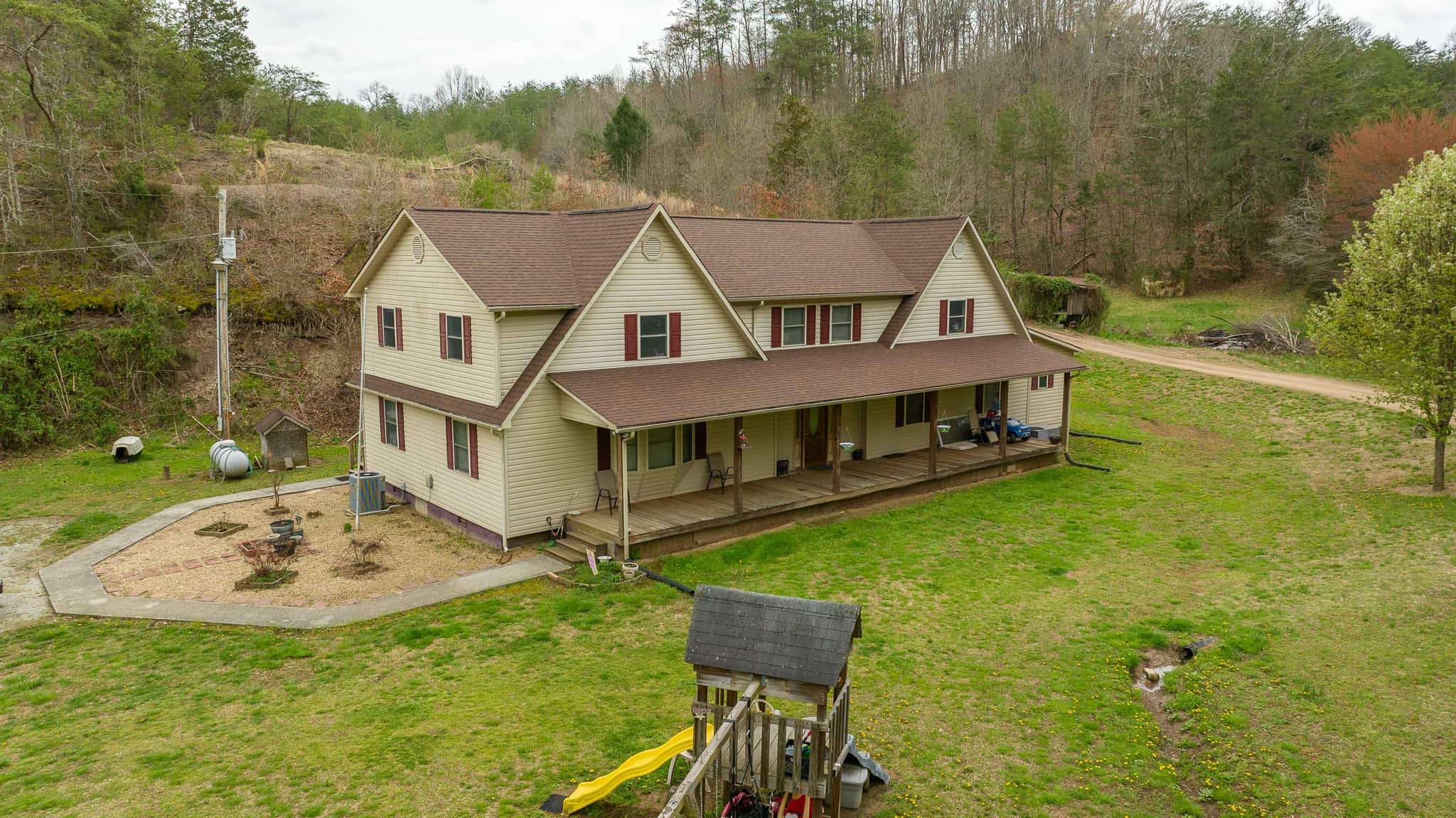 East Tennessee Retreat Hancock County Sneedville Country Home and Acreage for Sale  8651 Tazewell Hwy, Sneedville, Tennessee, 37869