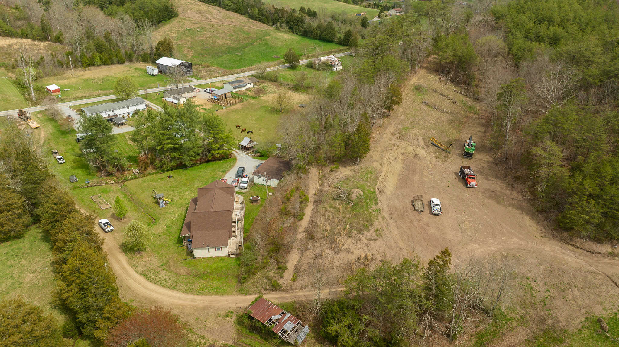 East Tennessee Retreat Hancock County Sneedville Country Home and Acreage for Sale  8651 Tazewell Hwy, Sneedville, Tennessee, 37869
