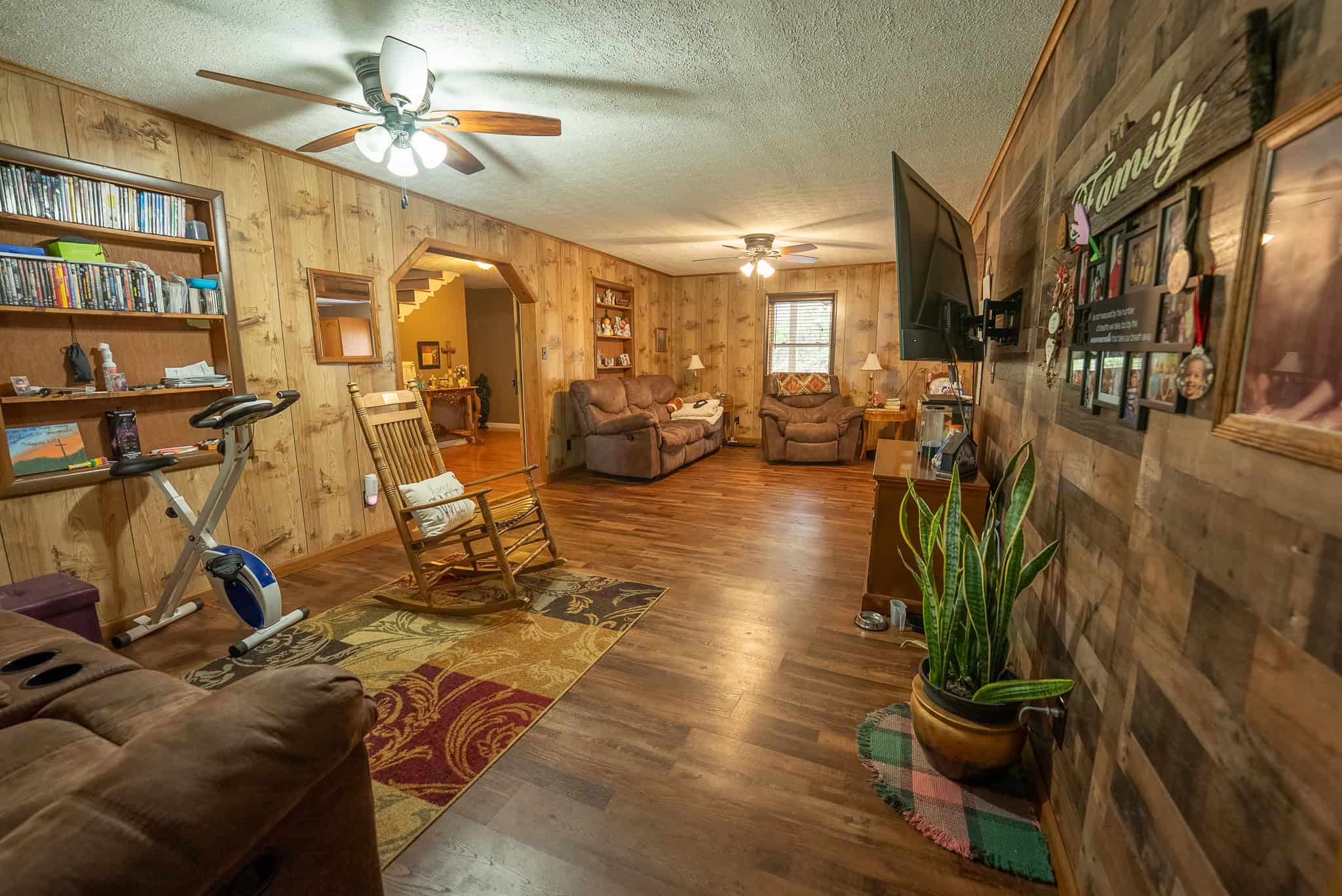 East Tennessee Retreat Hancock County Sneedville Country Home and Acreage for Sale  8651 Tazewell Hwy, Sneedville, Tennessee, 37869