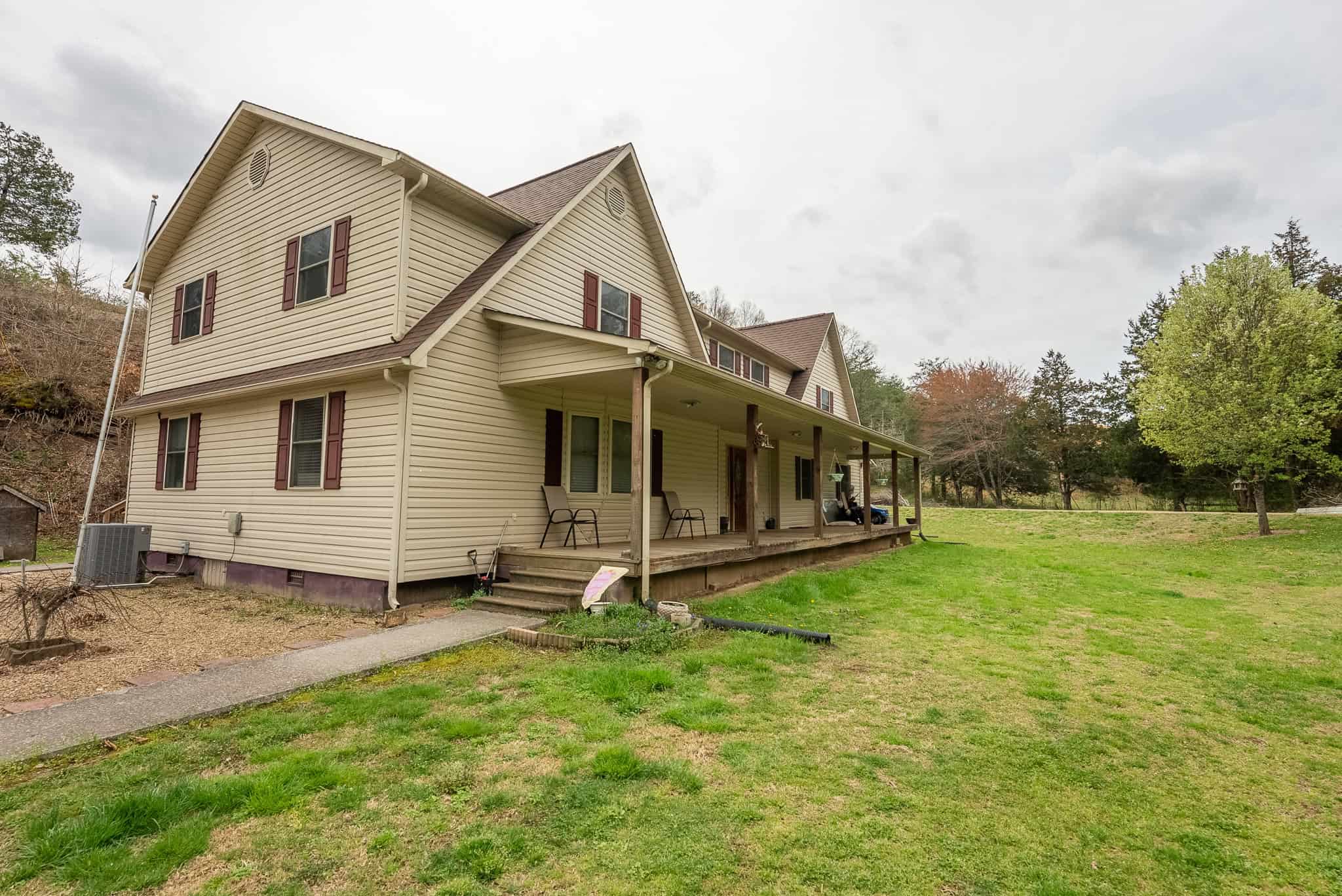East Tennessee Retreat Hancock County Sneedville Country Home and Acreage for Sale  8651 Tazewell Hwy, Sneedville, Tennessee, 37869