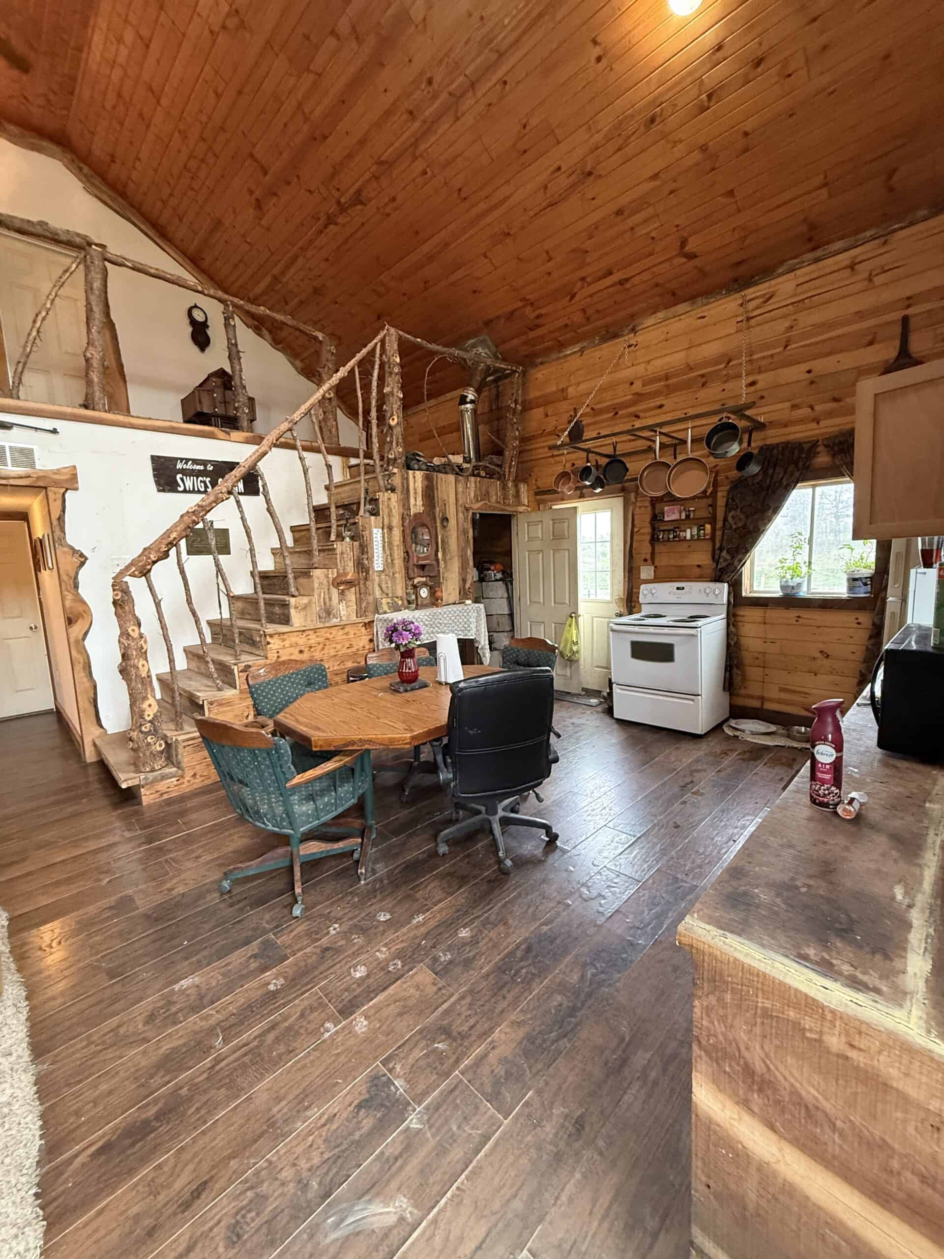 Charming 3-Bedroom Cabin on 10.75 Acres – Decatur City, IA