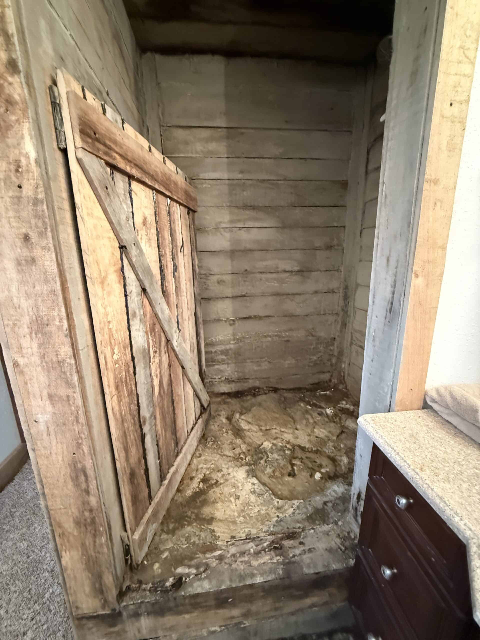 Charming 3-Bedroom Cabin on 10.75 Acres – Decatur City, IA