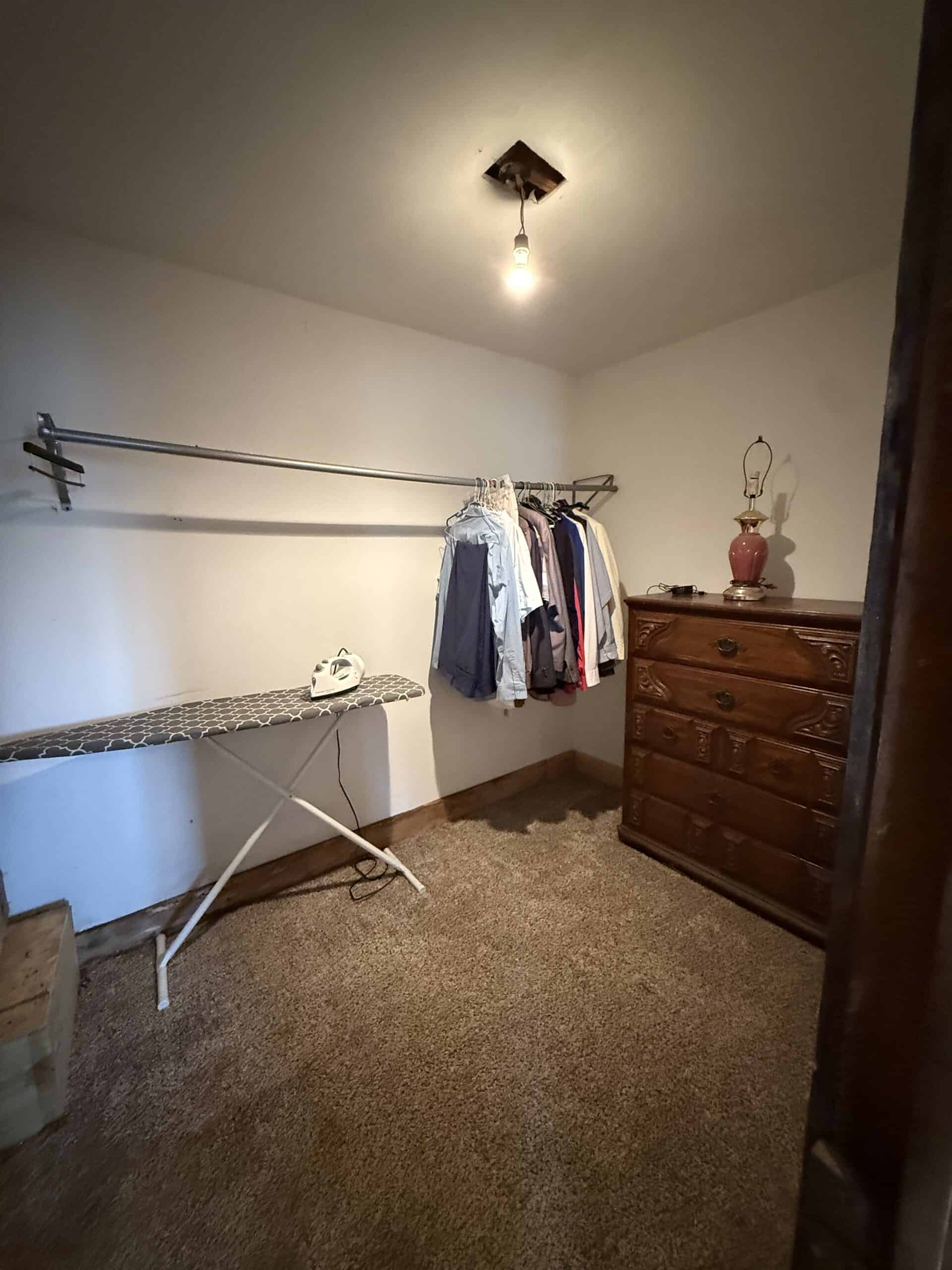 Charming 3-Bedroom Cabin on 10.75 Acres – Decatur City, IA