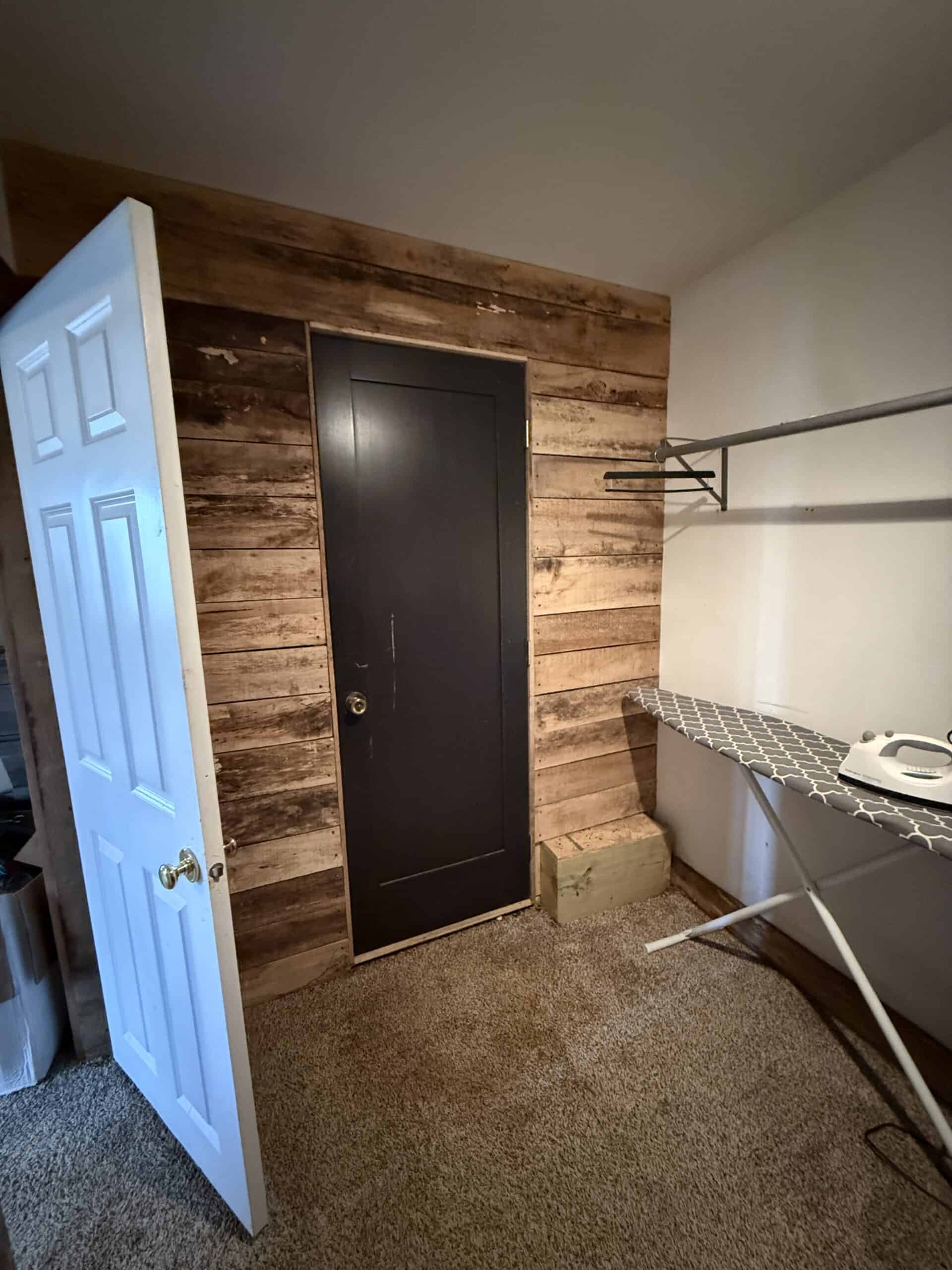 Charming 3-Bedroom Cabin on 10.75 Acres – Decatur City, IA