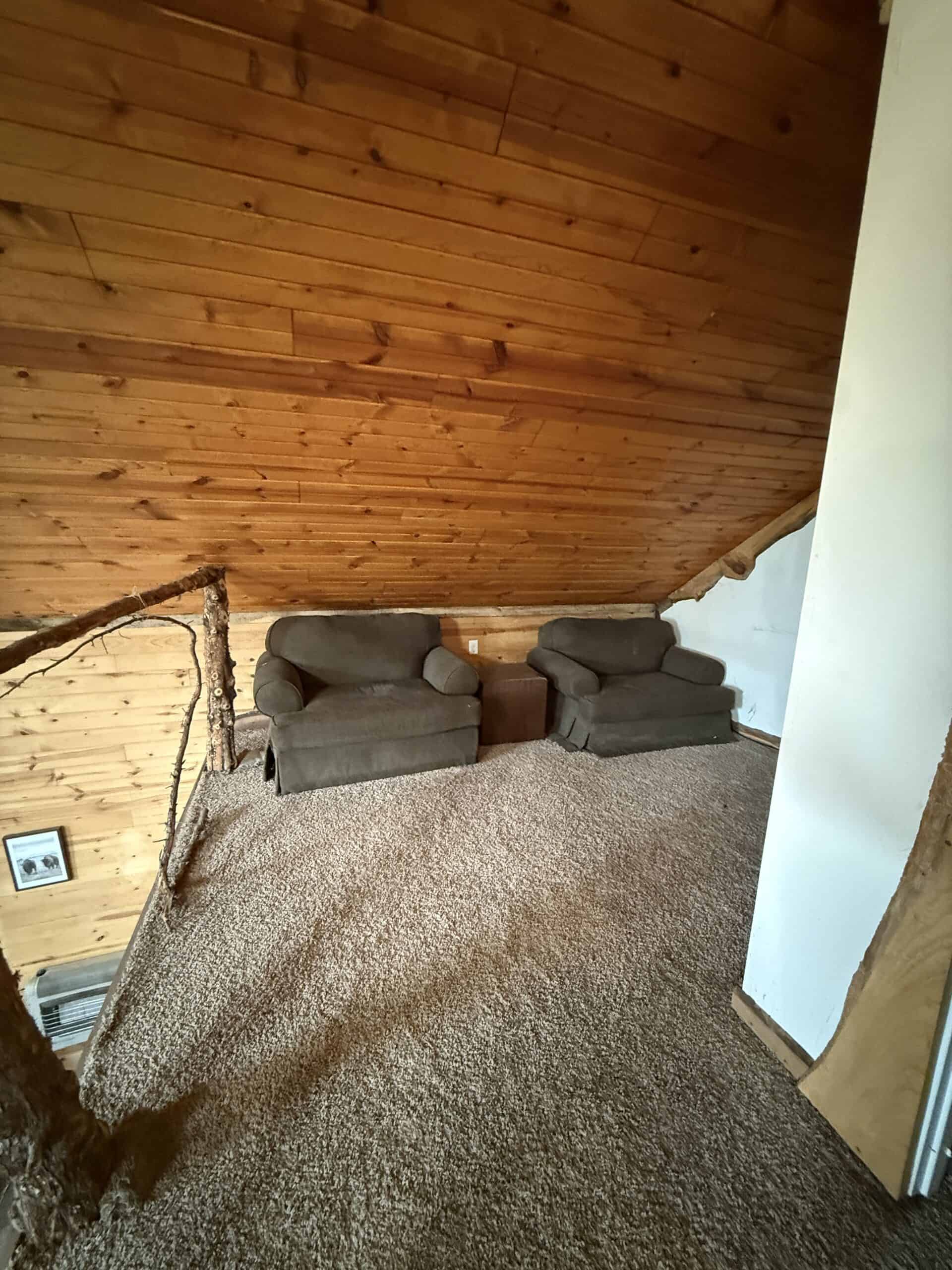 Charming 3-Bedroom Cabin on 10.75 Acres – Decatur City, IA