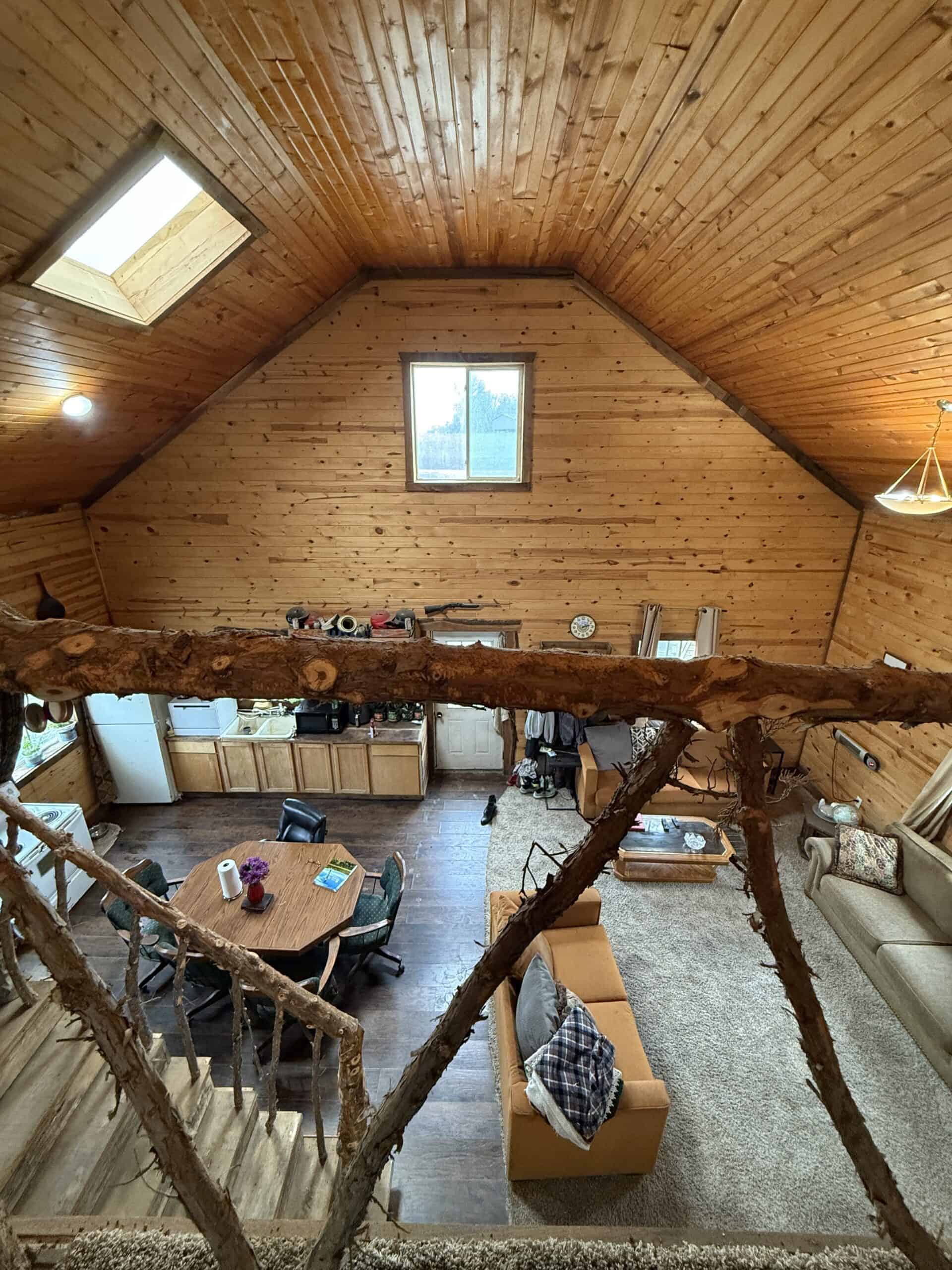Charming 3-Bedroom Cabin on 10.75 Acres – Decatur City, IA