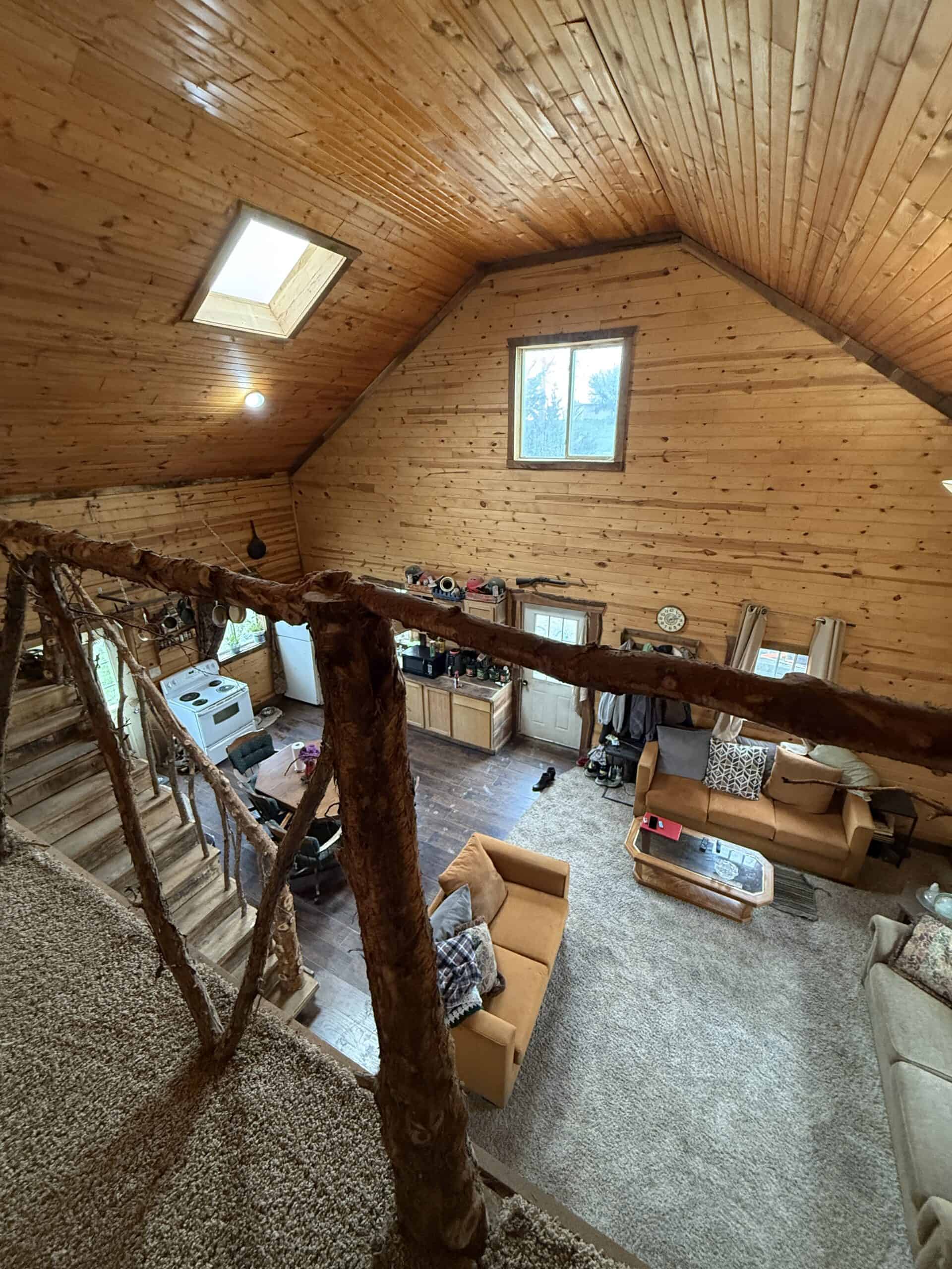 Charming 3-Bedroom Cabin on 10.75 Acres – Decatur City, IA