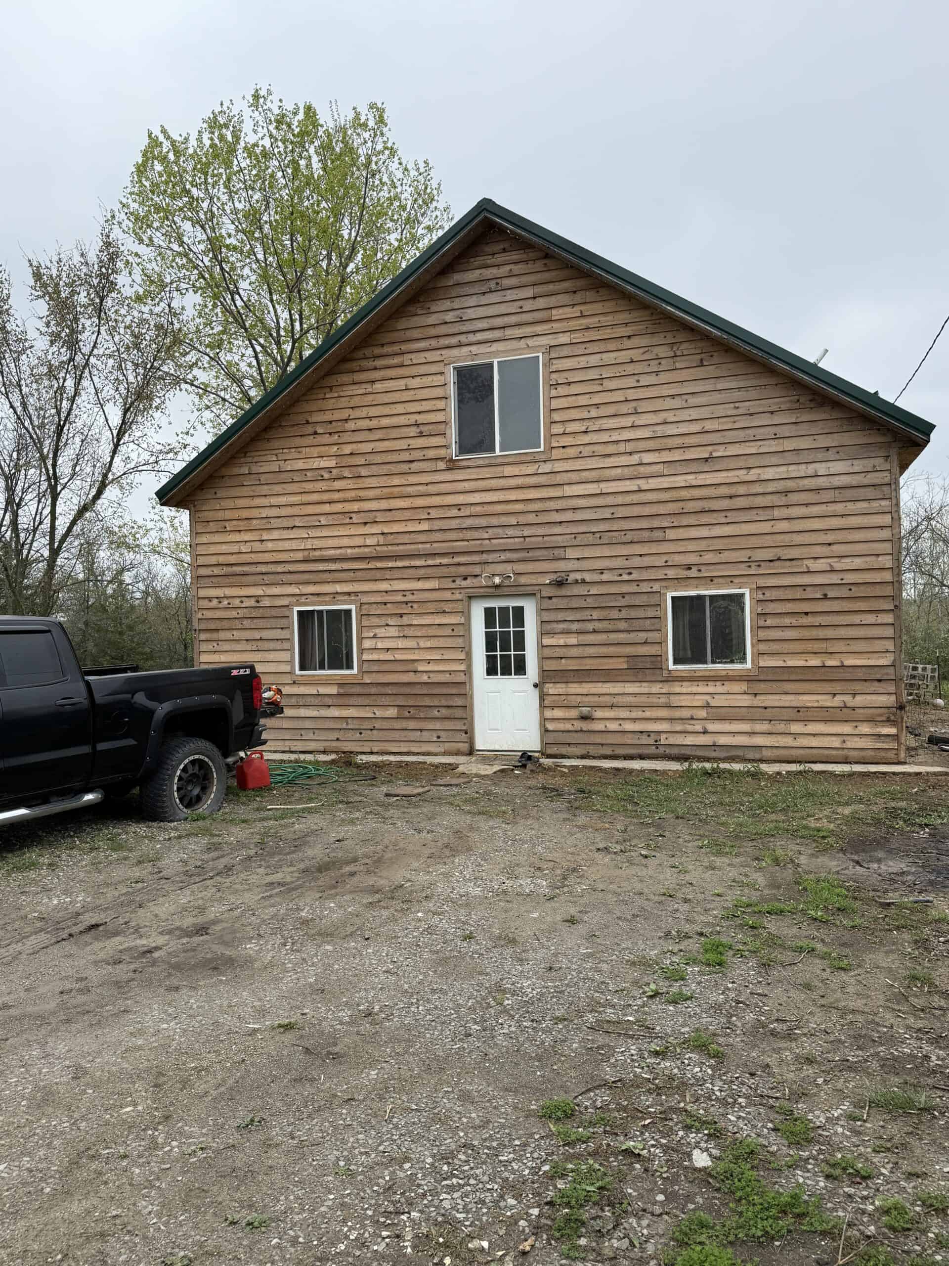 Charming 3-Bedroom Cabin on 10.75 Acres – Decatur City, IA
