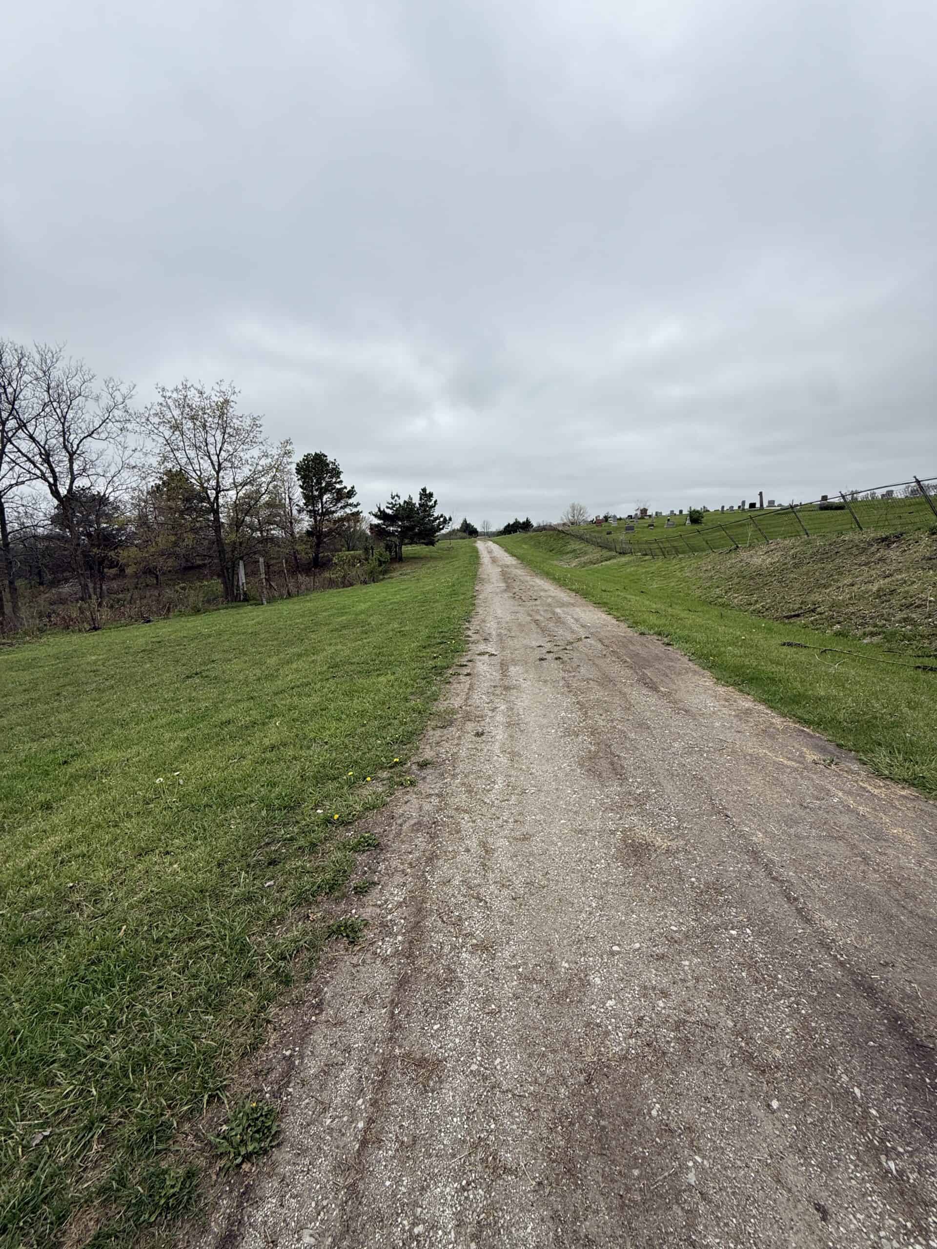 Charming 3-Bedroom Cabin on 10.75 Acres – Decatur City, IA