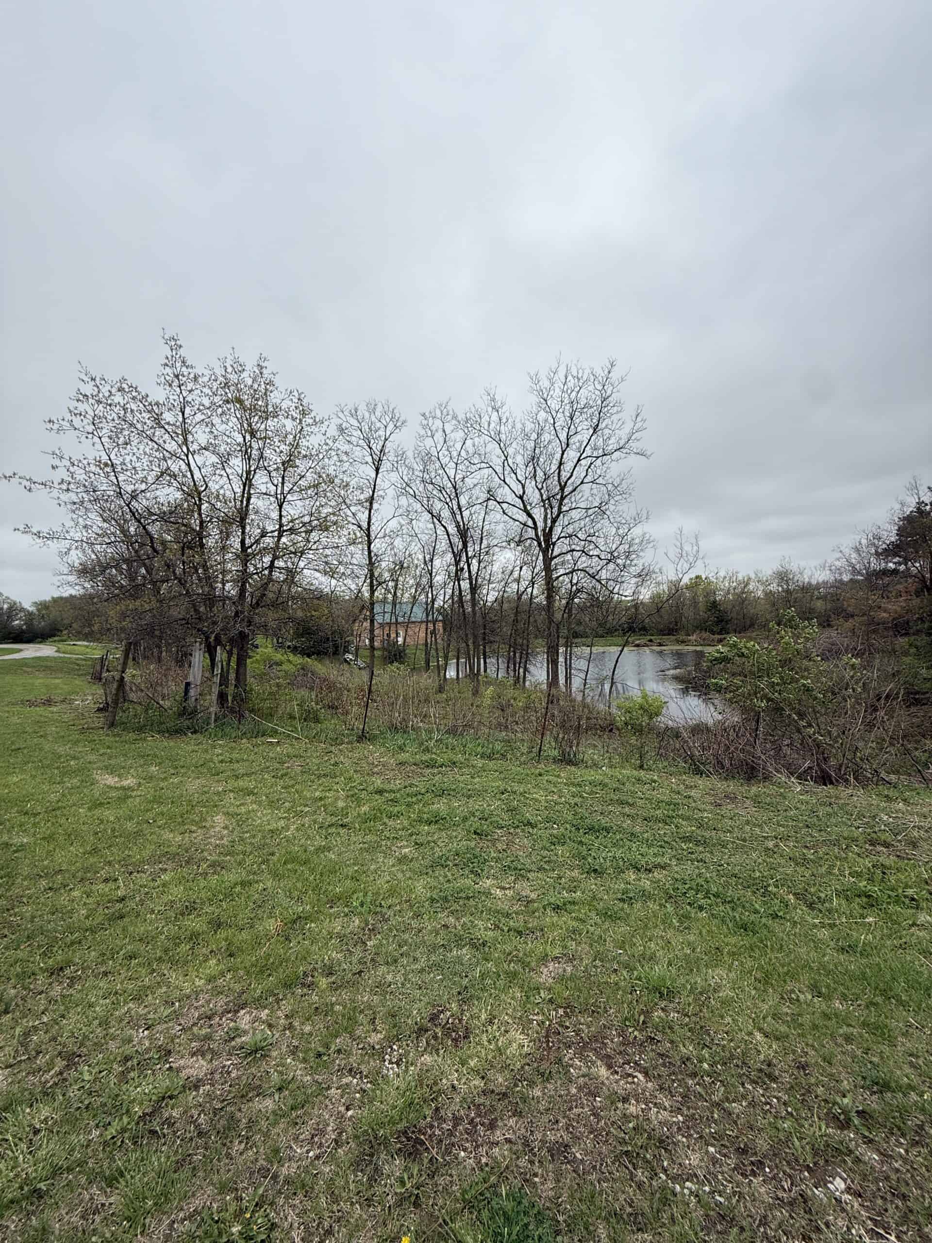 Charming 3-Bedroom Cabin on 10.75 Acres – Decatur City, IA