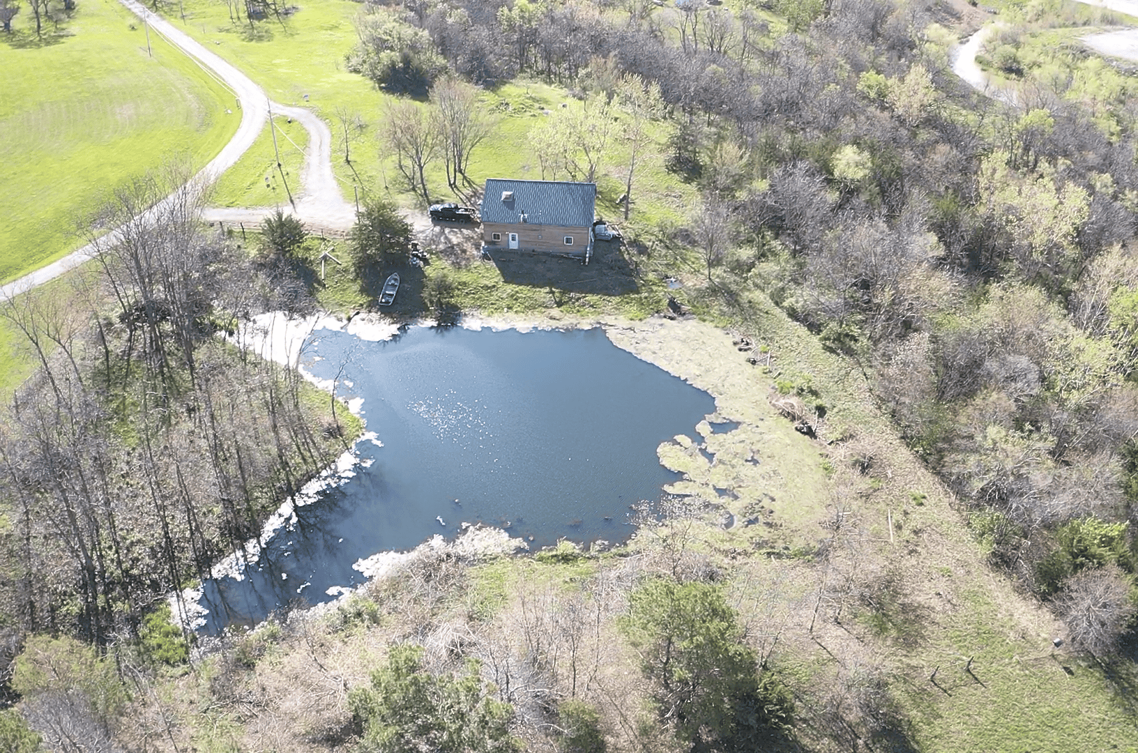 Charming 3-Bedroom Cabin on 10.75 Acres – Decatur City, IA