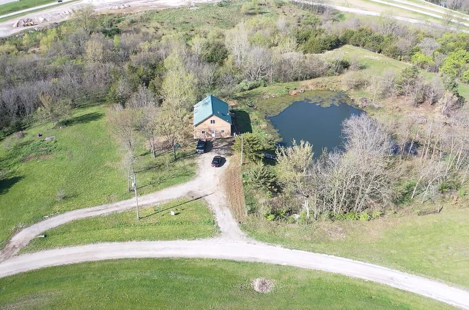 Charming 3-Bedroom Cabin on 10.75 Acres – Decatur City, IA