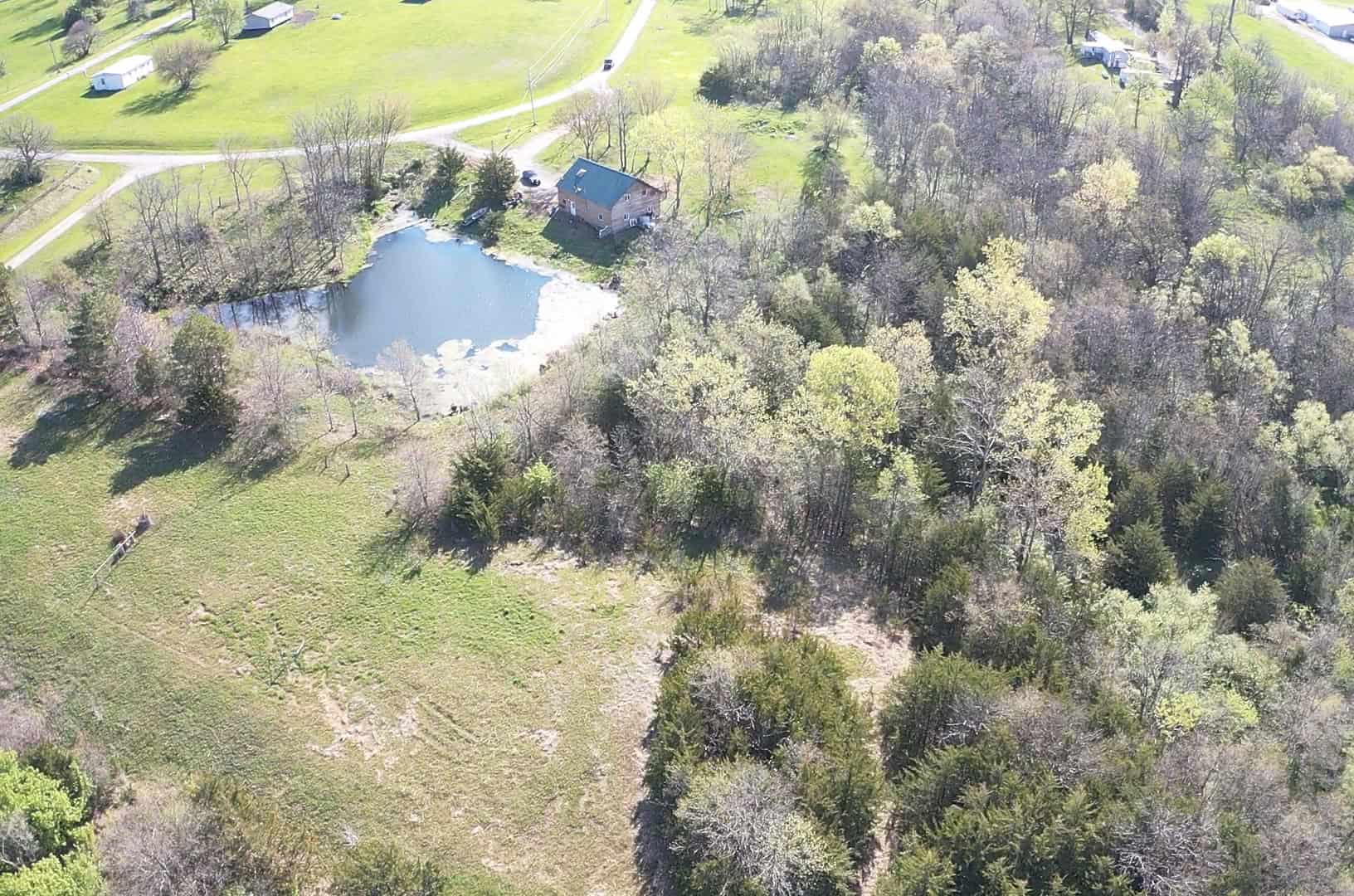 Charming 3-Bedroom Cabin on 10.75 Acres – Decatur City, IA