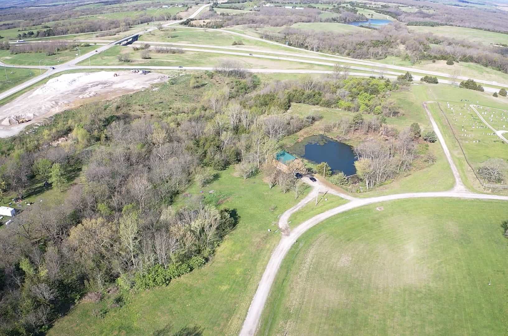 Charming 3-Bedroom Cabin on 10.75 Acres – Decatur City, IA
