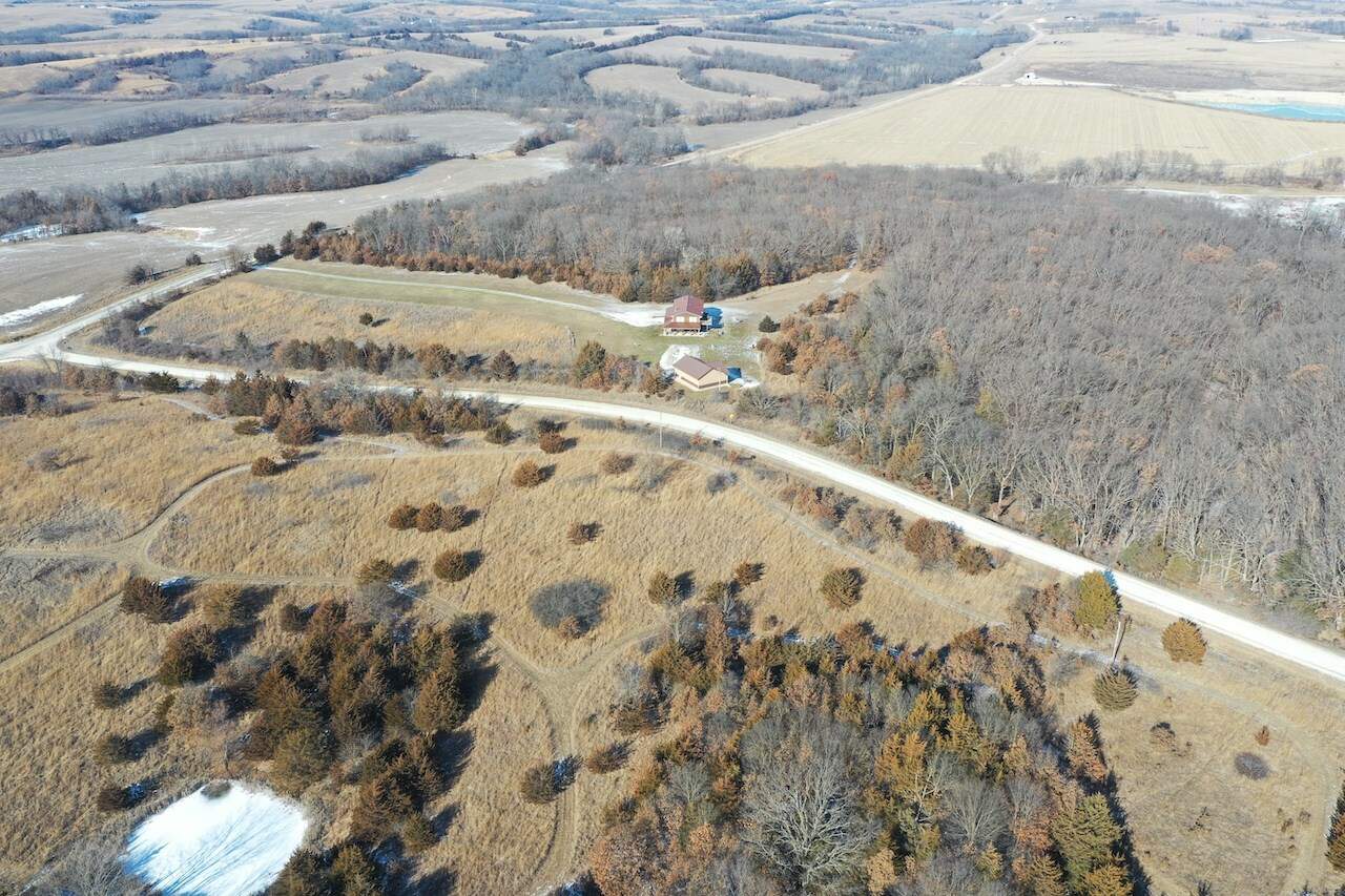 Hunters Paradise!! Stunning 92.4-Acre IA-MO Border House