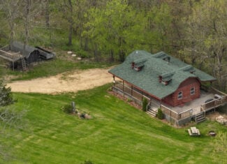 Mississippi River Hilltop Cabin for Sale in Crawford County, WI
