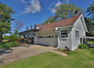 Premier Farmstead for Sale in Juneau County, Wisconsin