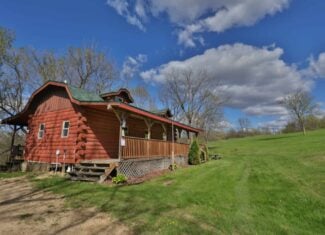 Mississippi River Hilltop Cabin for Sale in Crawford County, WI