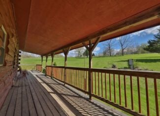 Mississippi River Hilltop Cabin for Sale in Crawford County, WI