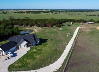 Stunning Country Estate on 70.78 Acres – Perfect for Ranching, Horses, and Serene Country Living