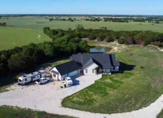 Stunning Country Estate on 70.78 Acres – Perfect for Ranching, Horses, and Serene Country Living