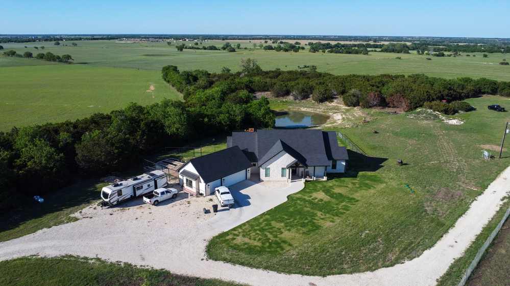 Stunning Country Estate on 70.78 Acres – Perfect for Ranching, Horses, and Serene Country Living