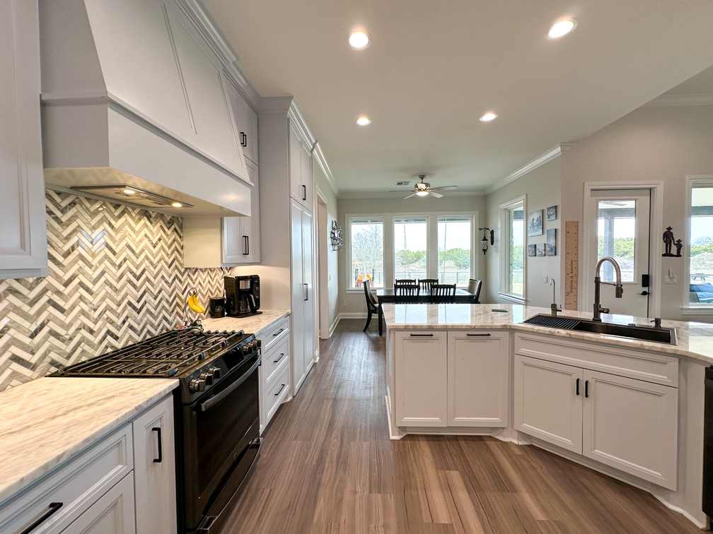 Stunning Country Estate on 70.78 Acres – Perfect for Ranching, Horses, and Serene Country Living