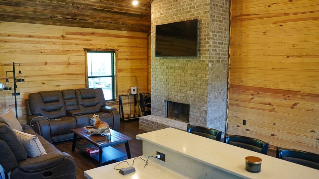 80 Acres with a Brand New Lodge in South Mississippi