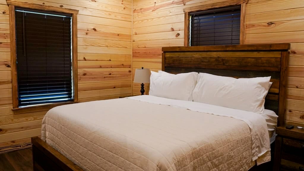 80 Acres with a Brand New Lodge in South Mississippi