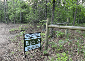 40 acres mol located just off of Wild Horse Trail in McCurtain, County, OK