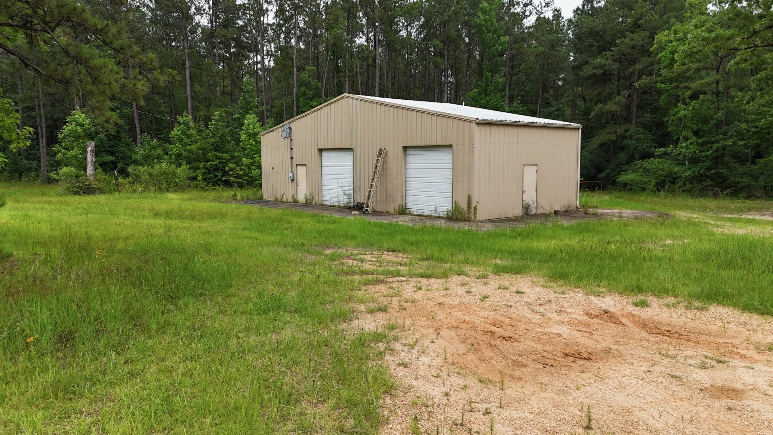 Riverfront Hunting Property with a Private Lake